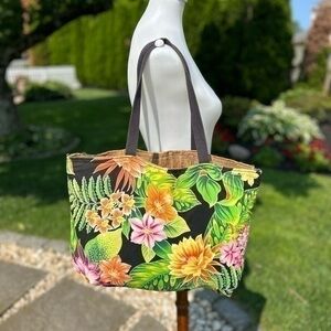 Hawaiian tropical print beach bag